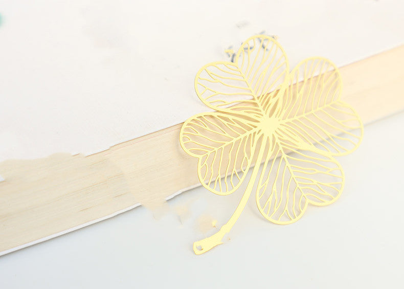 Metal Creative Paper Pattern Hollow Plating Maple Leaf Tassel Apricot Leaf Bookmark