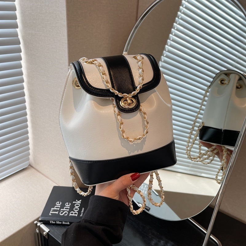 Ladies chain backpack one shoulder retro oily bucket bag