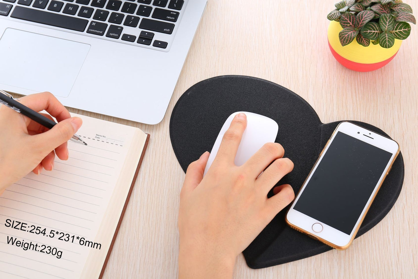 Fast wireless charging heart-shaped leather mouse pad