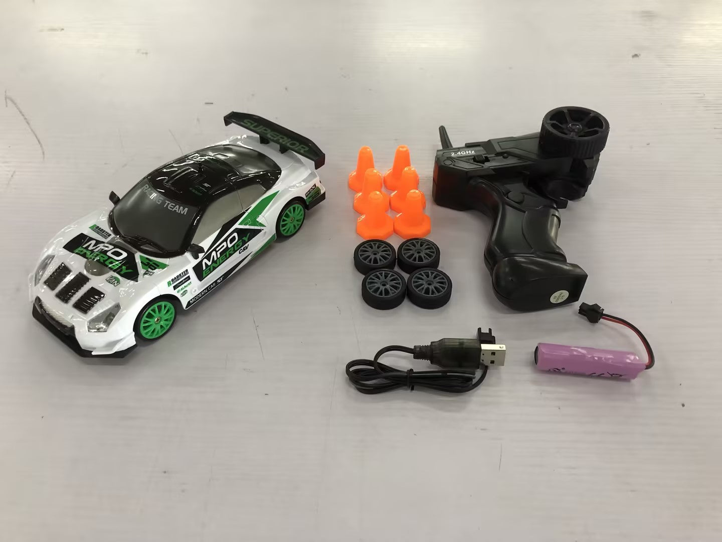 Drift Rc Auto 4WD RC Drift Auto Spielzeug Fernbedienung GTR Modell AE86 Fahrzeug Auto RC Rennwagen Spielzeug Für Kinder Weihnachtsgeschenke 2,4G