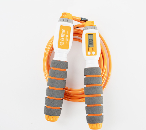 Electronic counting rope for fitness training