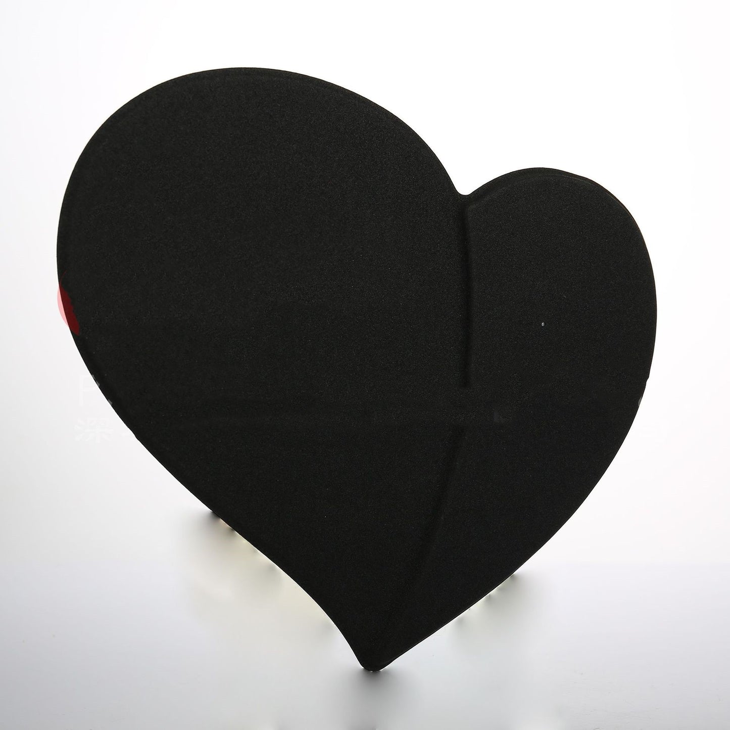 Fast wireless charging heart-shaped leather mouse pad