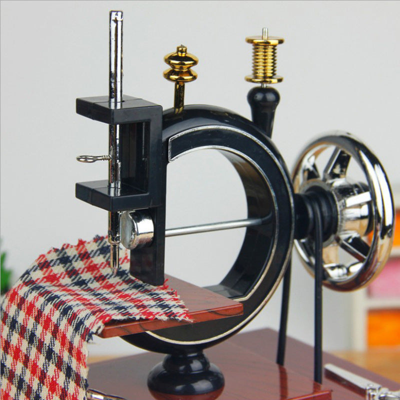 Retro Nostalgic Hand Sewing Machine Ornaments