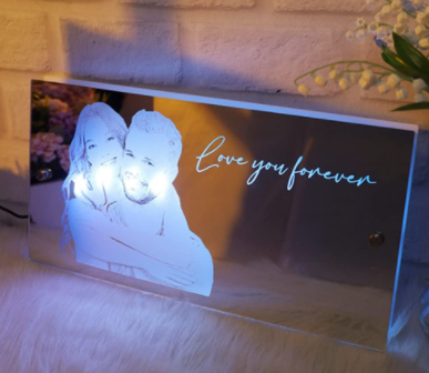 Personalisierter Namensspiegel mit Licht für Schlafzimmer, LED-Leuchtspiegel für die Wand, individuelles Foto,