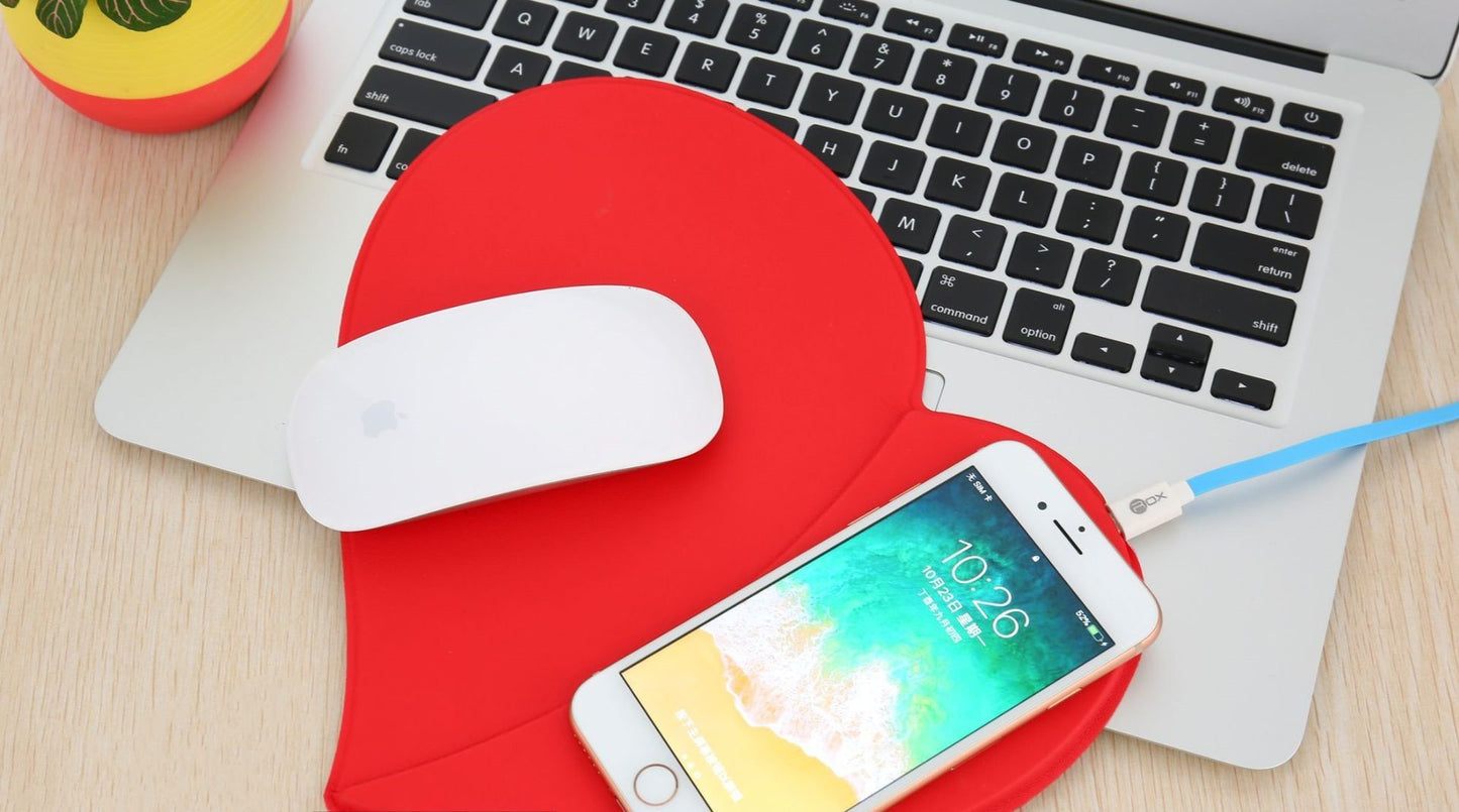 Fast wireless charging heart-shaped leather mouse pad