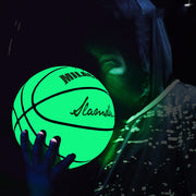 Fluoreszierender grüner Basketball