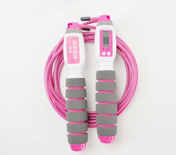 Electronic counting rope for fitness training