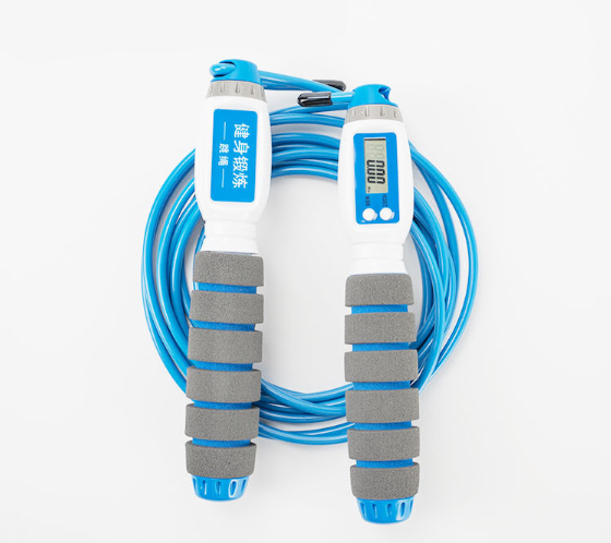 Electronic counting rope for fitness training