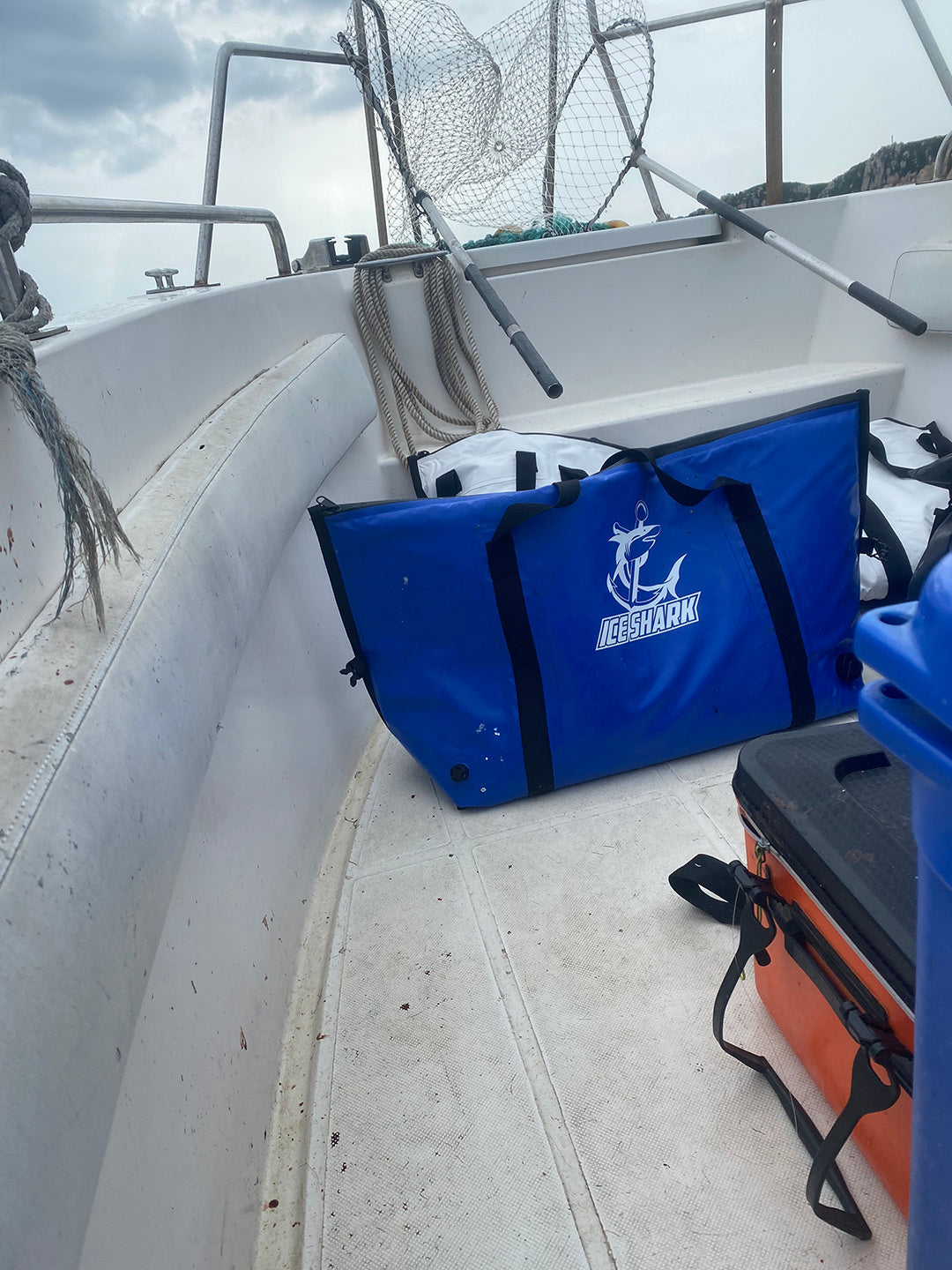 Waterproof and fresh bag for sea fishing