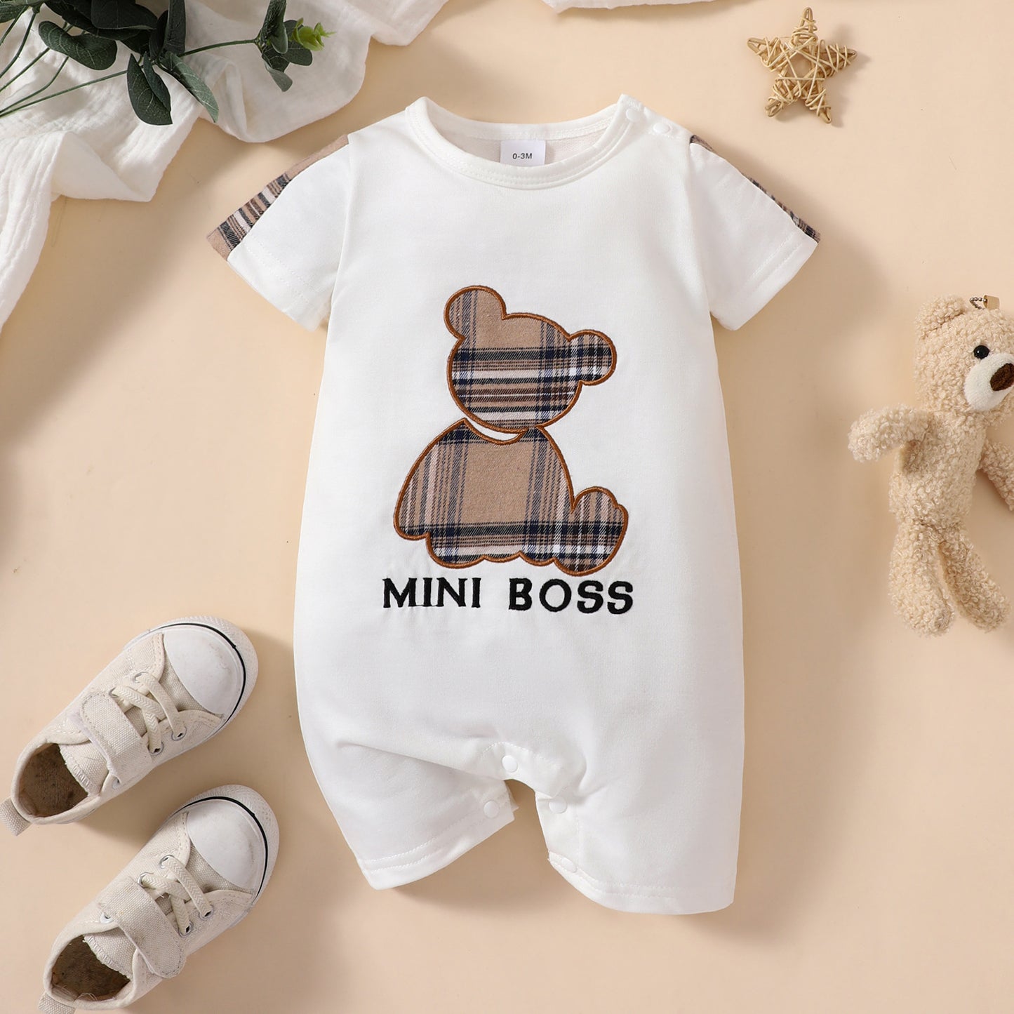 Cute baby romper with letter embroidery