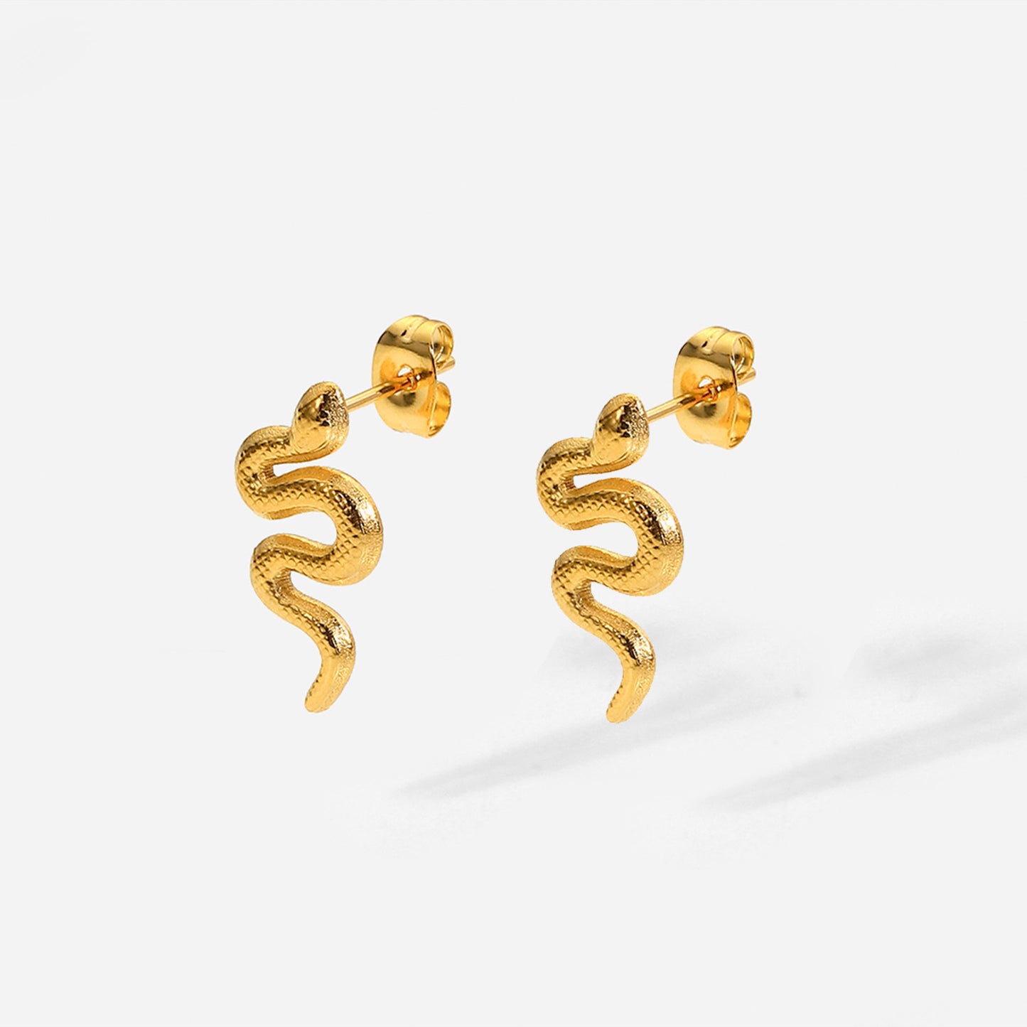 Snake-shaped stud earrings made of 18-carat gold-plated stainless steel for women