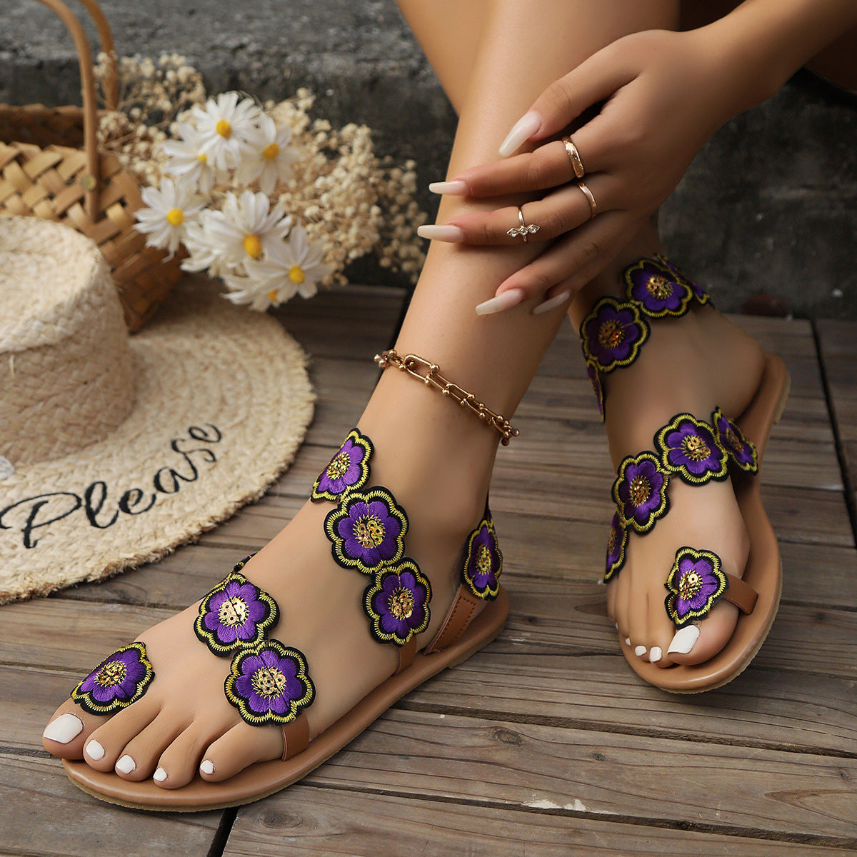 Ethnic Style Flowers Flat Sandals Summer Holiday Casual Clip Toe Beach Shoes for Women