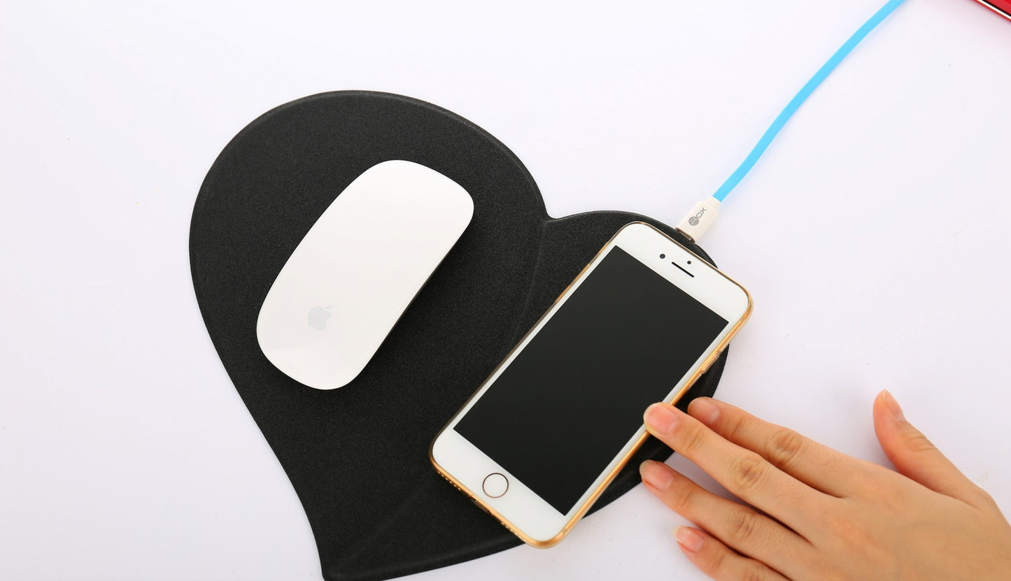 Fast wireless charging heart-shaped leather mouse pad