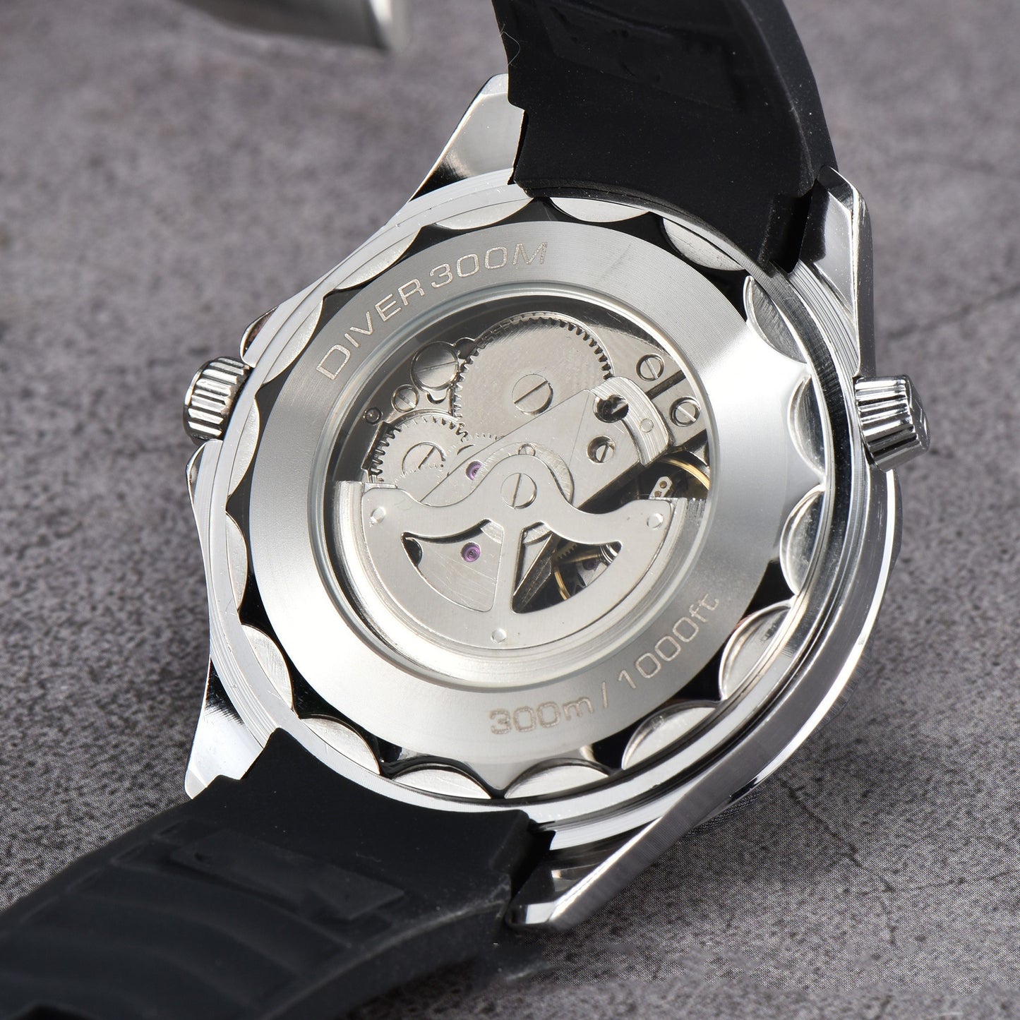 Transparent mechanical men's watch with 3 pins