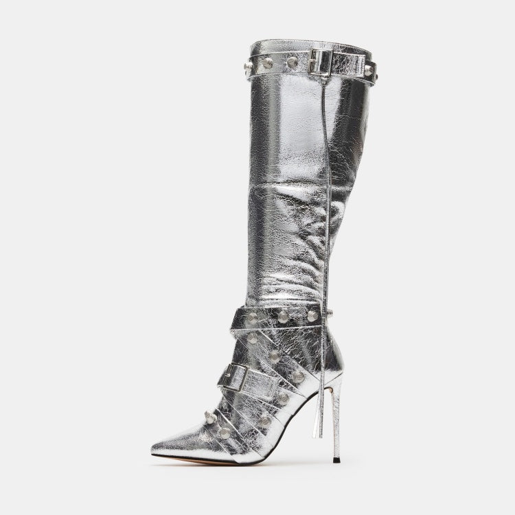 Pointed stiletto heel made of metal and leather with high shaft and rivets