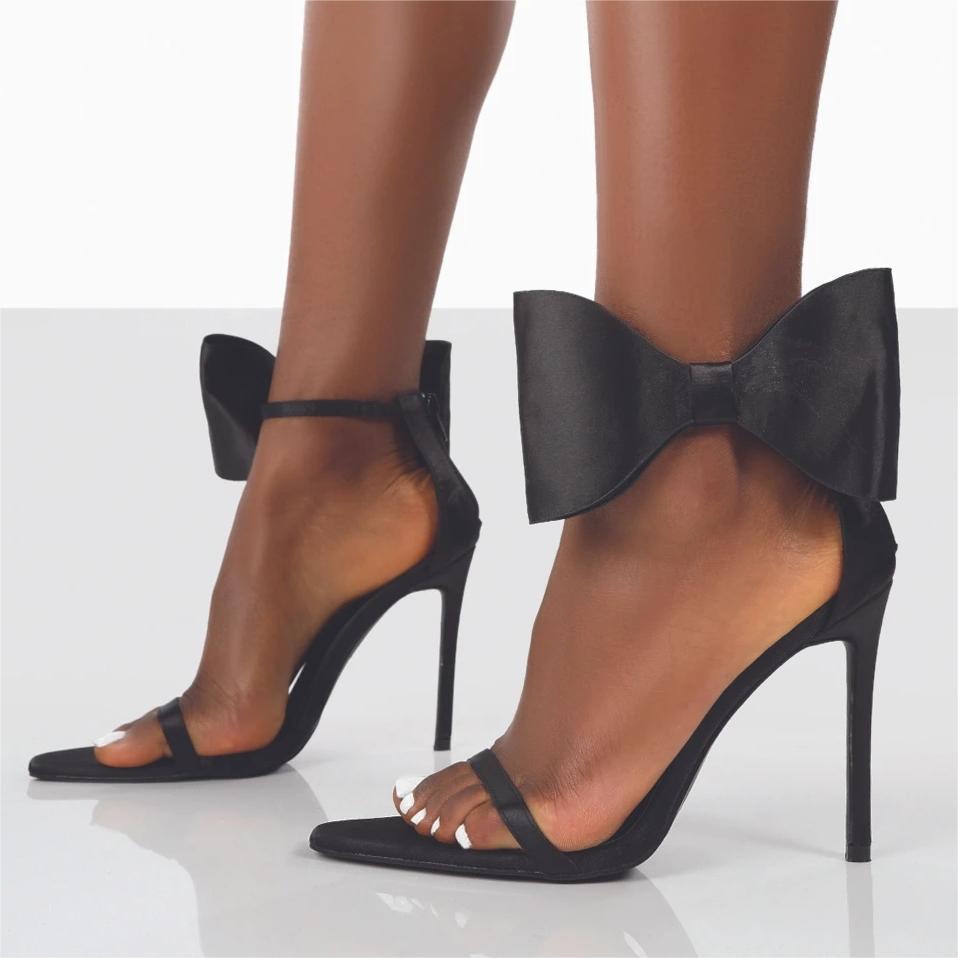 Spitze Zehe Sexy einfarbige minimalist ische Bowknot-Schnalle hohe Ferse Sandalen