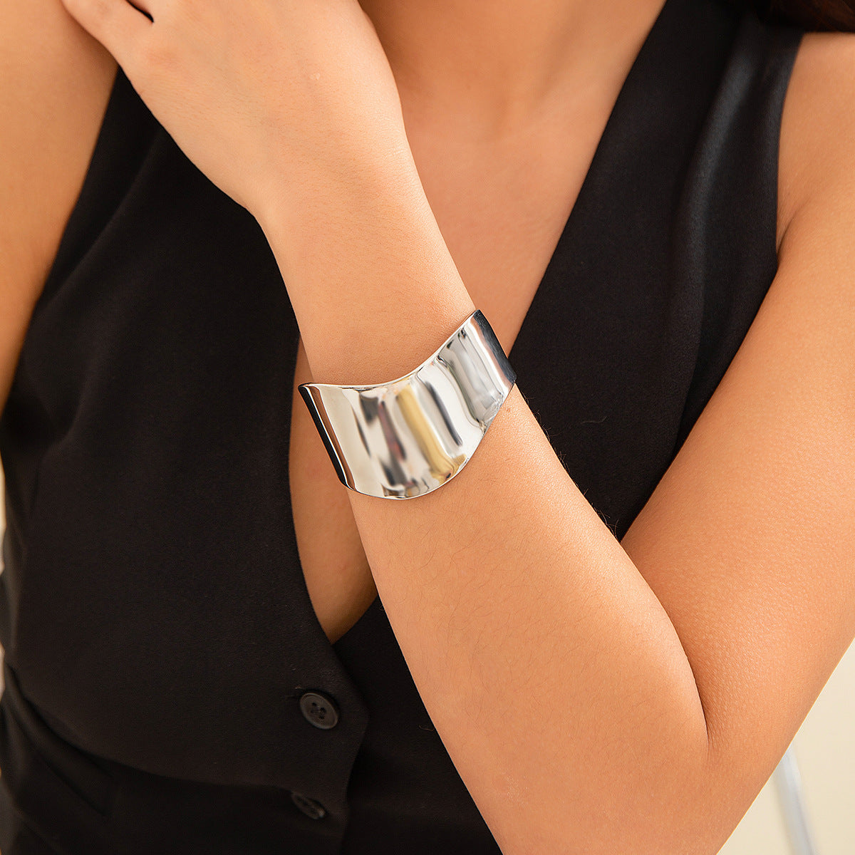 Irregular with personality shiny alloy wide bracelet