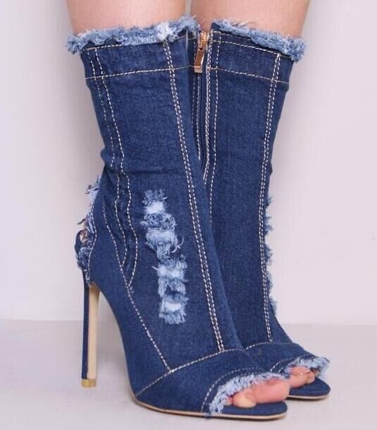 Fashion Runway – Peep-Toe-Stiefeletten aus Denim