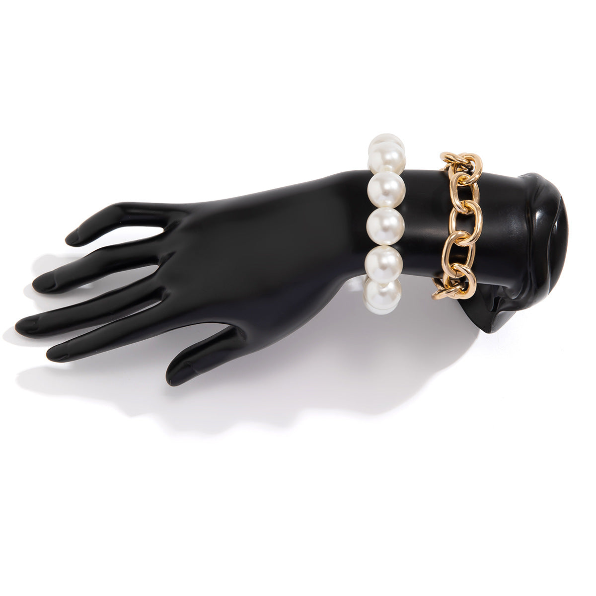 Exaggerated large round pearl bracelet