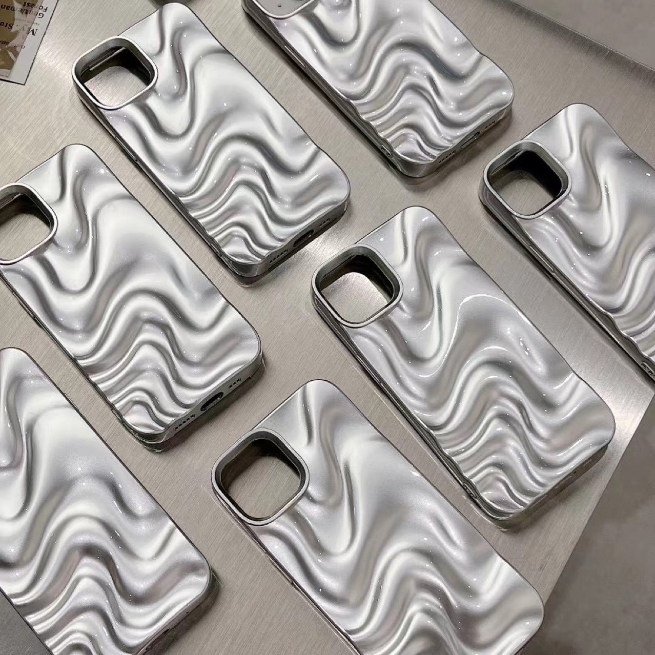 Three dimensional pleated water ripple phone case