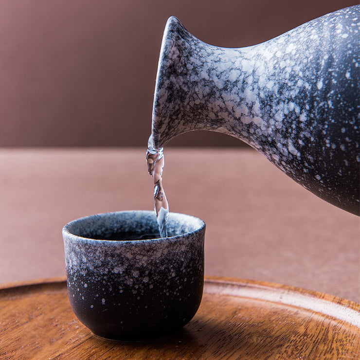 Weinglas im japanischen Stil, kreativer Sake-Krug