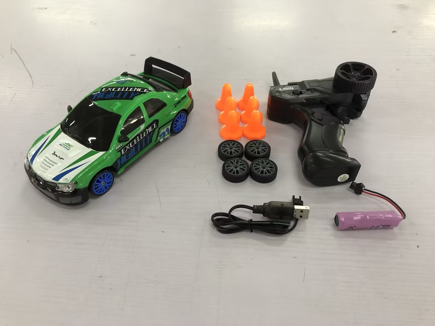 Drift Rc Auto 4WD RC Drift Auto Spielzeug Fernbedienung GTR Modell AE86 Fahrzeug Auto RC Rennwagen Spielzeug Für Kinder Weihnachtsgeschenke 2,4G