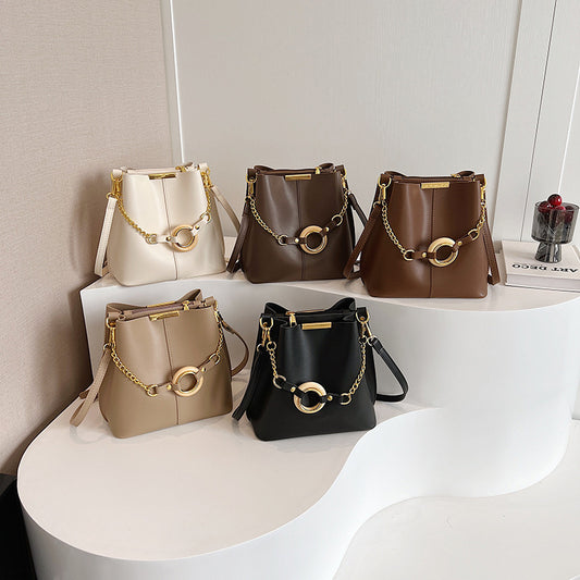 Fashionable simple shoulder bag for women