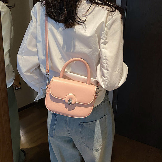 Fashionable shoulder bag