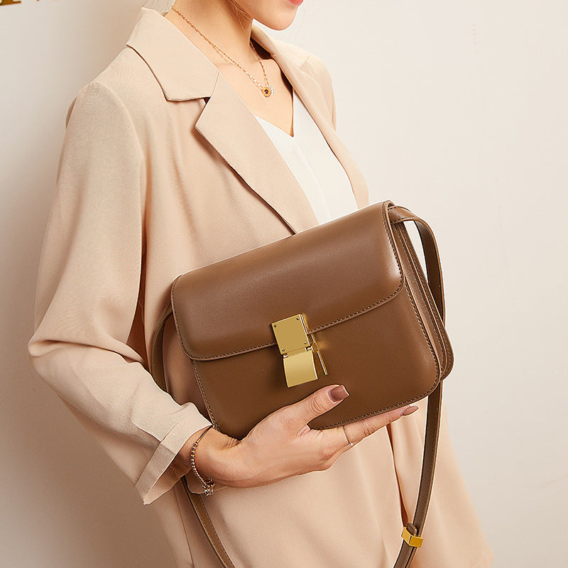 retro-style leather shoulder bag