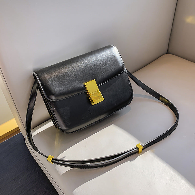 retro-style leather shoulder bag