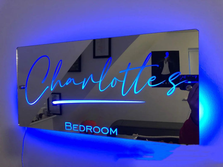 Personalisierter Namensspiegel mit Licht für Schlafzimmer, LED-Leuchtspiegel für die Wand, individuelles Foto,