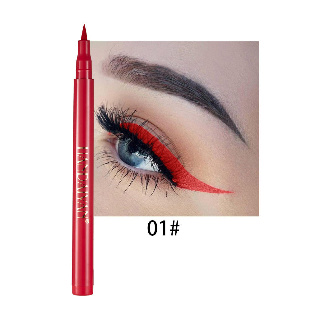 DIY-Farbmalerei lässt sich nicht mit mattem Eyeliner verwischen