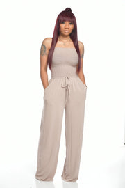 Lässiger Jumpsuit mit weitem Bein und quadratischen Schultern für Damen